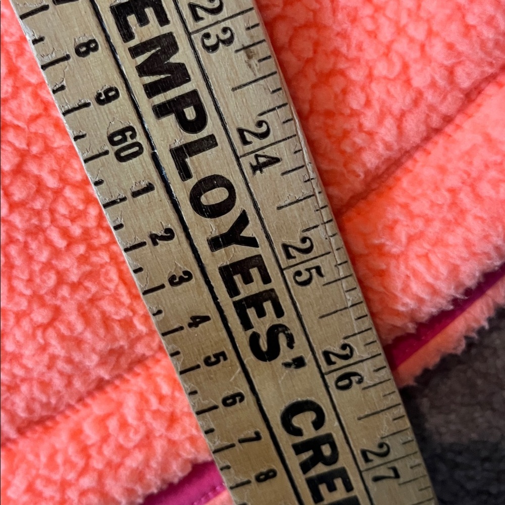 Vineyard Vines Neon Orange Sherpa with Hot Pink Trim size M - Picture 9 of 9